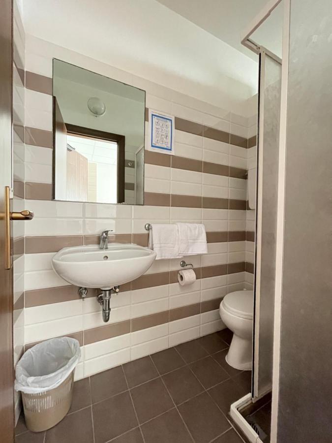 Hotel Orlov Rimini Exterior photo