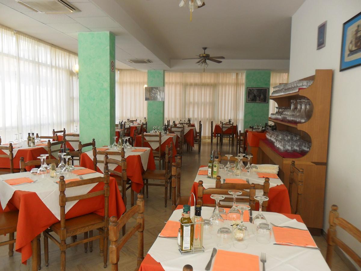 Hotel Orlov Rimini Exterior photo